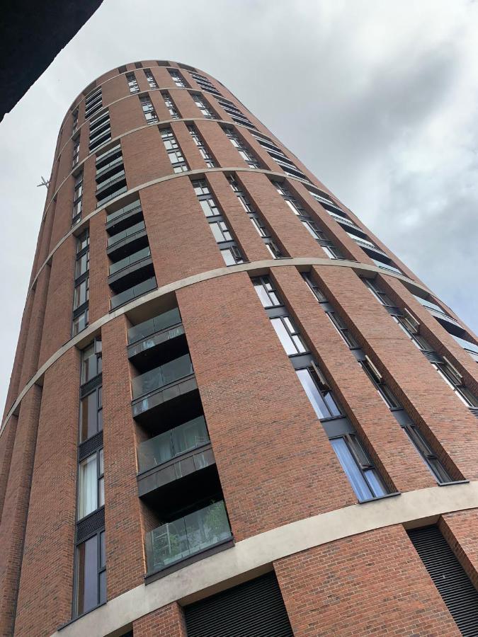 2 Bed Apartment In Granary Wharf Leeds Leeds  Exterior photo